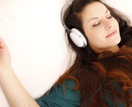 Getting to sleep, listening to audiobook, podcasts to help you sleep, get sleepy